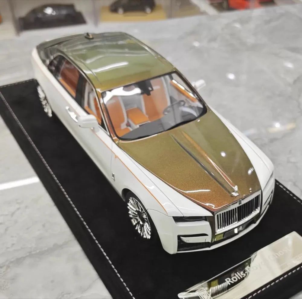 [Henson & Heaven] 1:18 Rolls-Royce 2024 Ghost BB White & Green Model Car Resin