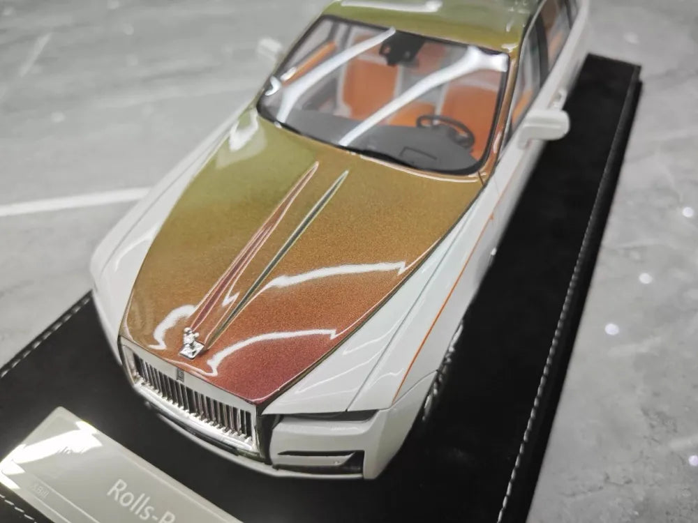 [Henson & Heaven] 1:18 Rolls-Royce 2024 Ghost BB White & Green Model Car Resin