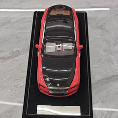 [Henson & Heaven] 1:18 Rolls-Royce 2024 Spectre Semaphore Pink & Black Model Car Resin