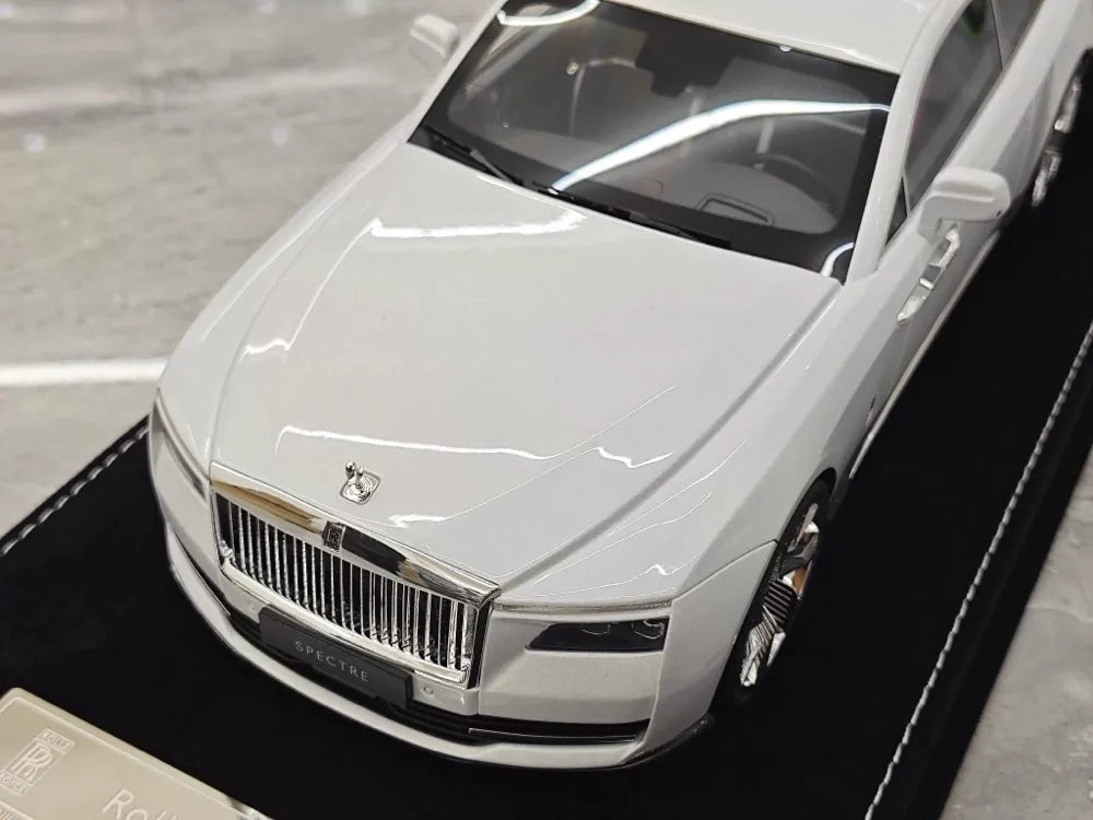 [Henson & Heaven] 1:18 Rolls-Royce 2024 Spectre Semaphore White Model Car Resin
