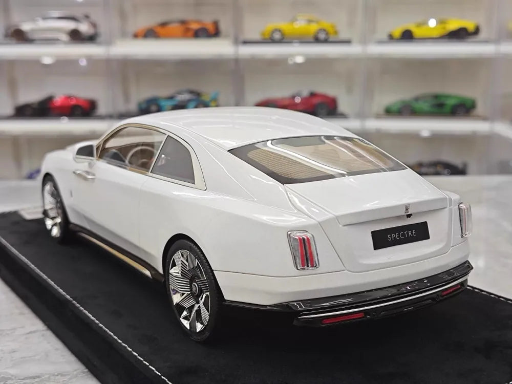 [Henson & Heaven] 1:18 Rolls-Royce 2024 Spectre Semaphore White Model Car Resin