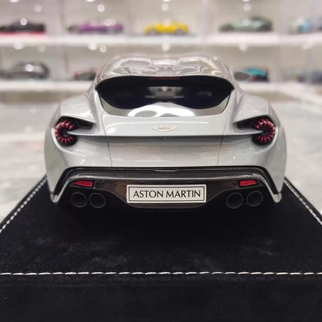 [Henson & Heaven] 1:18 Aston Martin 2019 Vanquish Zagato Shooting Brake Gray Model Car Resin