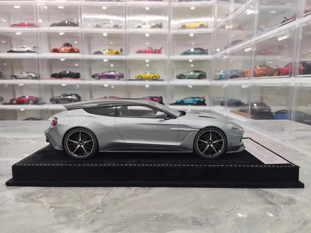 [Henson & Heaven] 1:18 Aston Martin 2019 Vanquish Zagato Shooting Brake Gray Model Car Resin