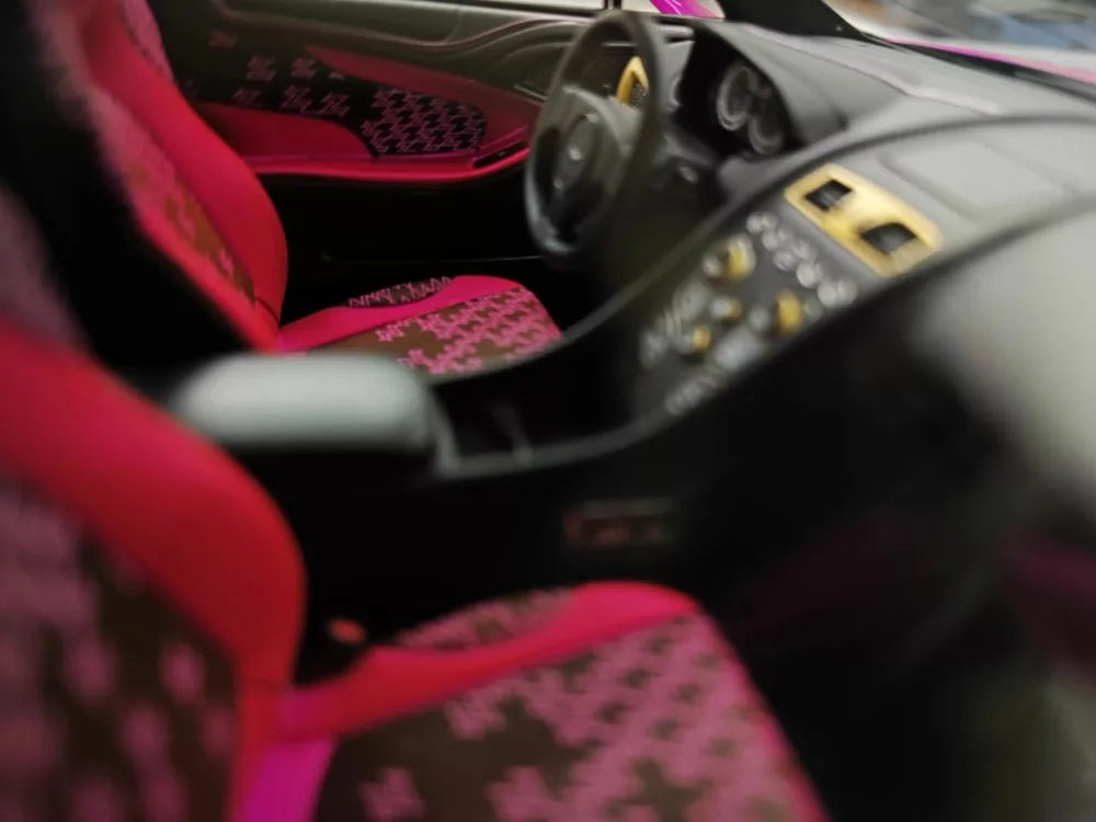 [Henson & Heaven] 1:18 Aston Martin 2019 Vanquish Zagato Shooting Brake Purple Model Car Resin