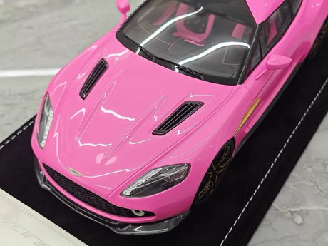 [Henson & Heaven] 1:18 Aston Martin 2019 Vanquish Zagato Shooting Brake Pink Model Car Resin