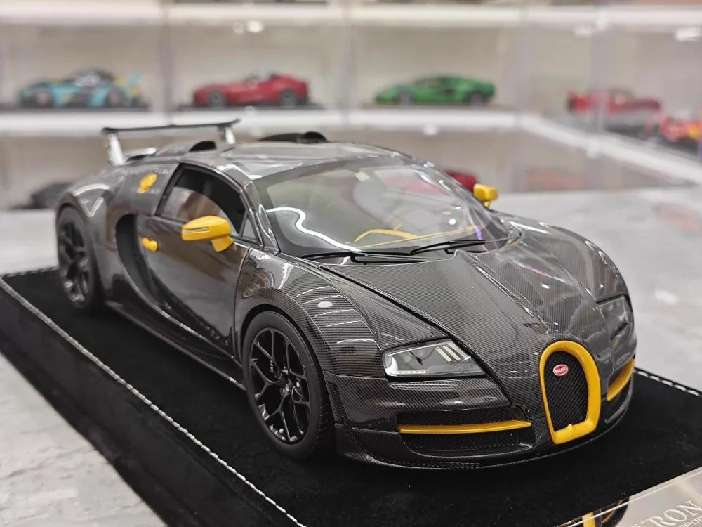 [Henson & Heaven] 1:18 Bugatti 2005 Veyron Black Model Car Resin