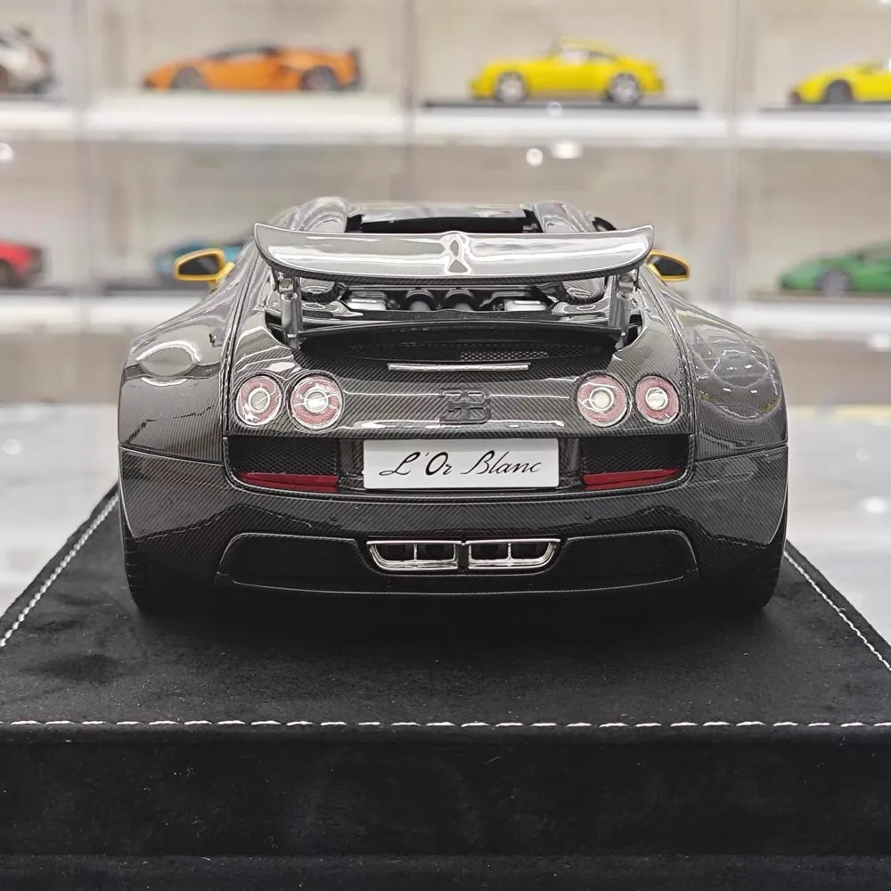 [Henson & Heaven] 1:18 Bugatti 2005 Veyron Black Model Car Resin