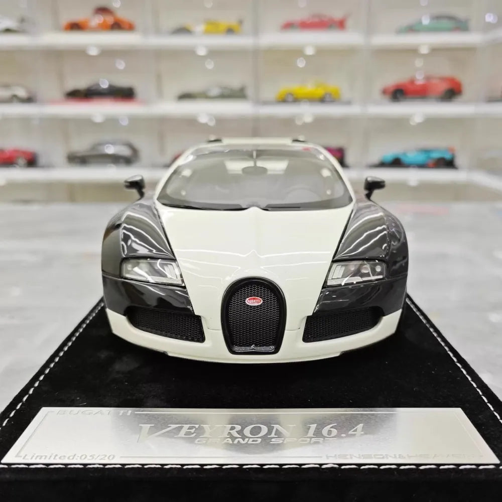 [Henson & Heaven] 1:18 Bugatti 2005 Veyron Black & White Model Car Resin