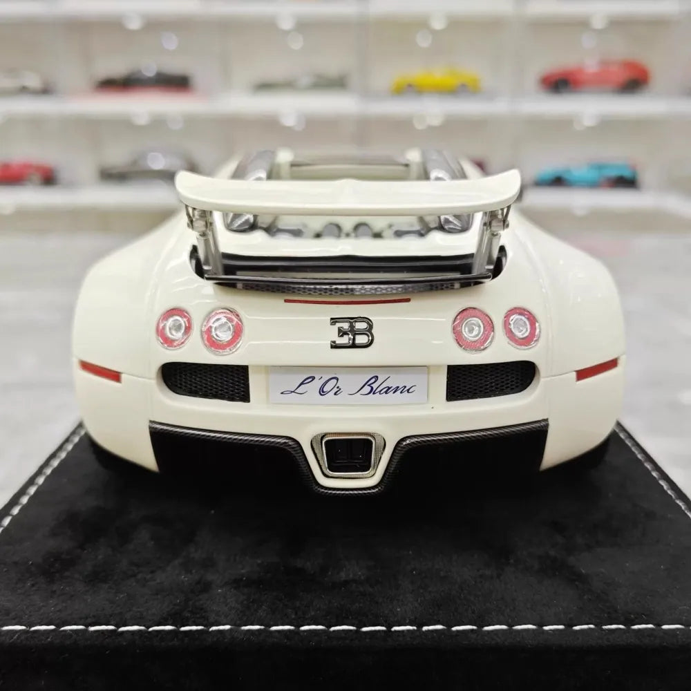 [Henson & Heaven] 1:18 Bugatti 2005 Veyron Black & White Model Car Resin