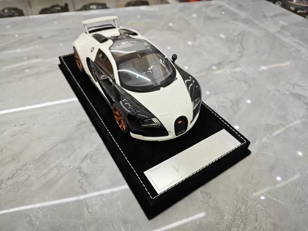 [Henson & Heaven] 1:18 Bugatti 2005 Veyron Black & White Model Car Resin