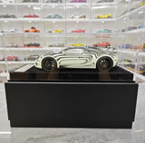 [Henson & Heaven] 1:18 Bugatti 2005 Veyron White & Black Model Car Resin