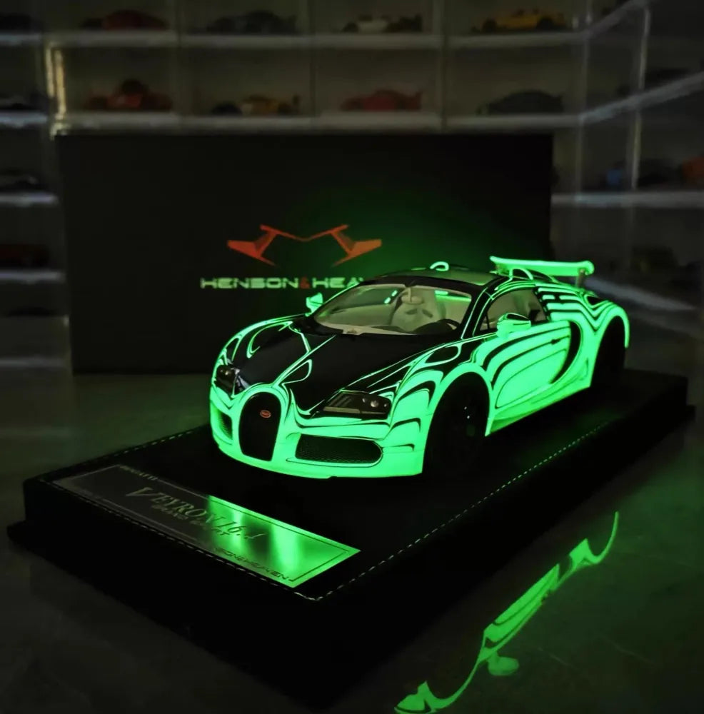 [Henson & Heaven] 1:18 Bugatti 2005 Veyron White & Black Model Car Resin