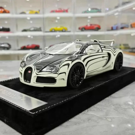 [Henson & Heaven] 1:18 Bugatti 2005 Veyron White & Black Model Car Resin