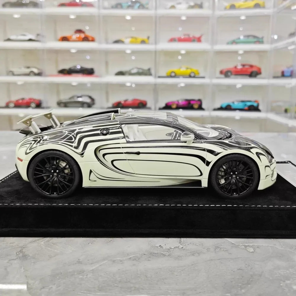 [Henson & Heaven] 1:18 Bugatti 2005 Veyron White & Black Model Car Resin