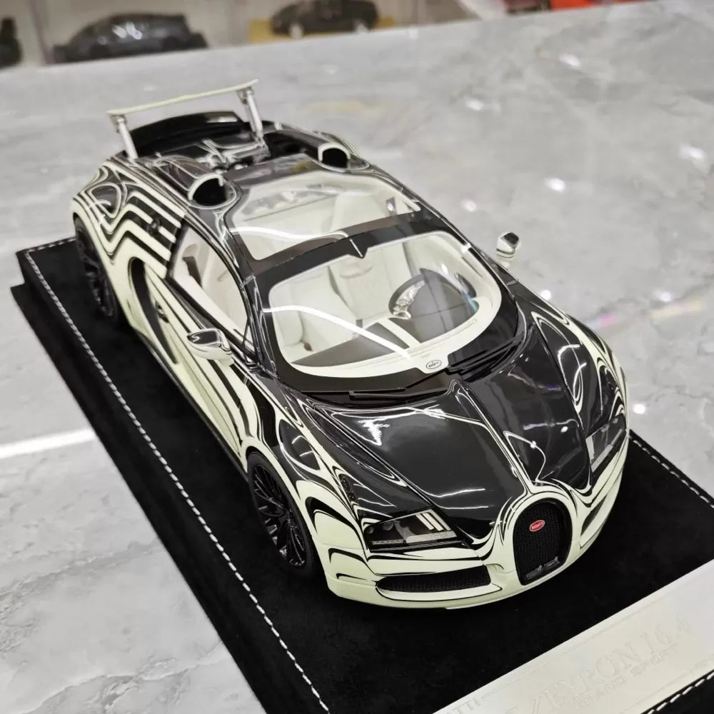 [Henson & Heaven] 1:18 Bugatti 2005 Veyron White & Black Model Car Resin