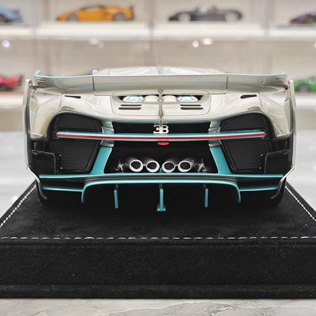 [Henson & Heaven] 1:18 Bugatti 2015 Vision Gran Turismo Silver Model Car Resin