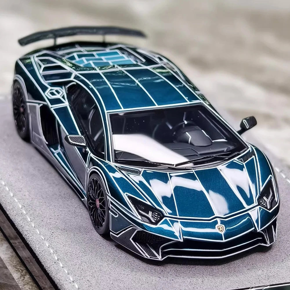 [Henson & Heaven] 1:43 Lamborghini 2015 Aventador LP750-4 SV Cracked Livery Model Car Resin