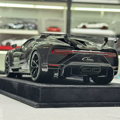 Henson & Heaven Bugatti 2020 Chiron Pur Sport Black 1:18 – Collectible Resin Model Resin
