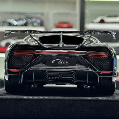 Henson & Heaven Bugatti 2020 Chiron Pur Sport Black 1:18 – Collectible Resin Model Resin