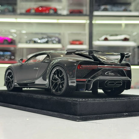 Henson & Heaven Bugatti 2020 Chiron Pur Sport Gray 1:18 – Collectible Resin Model Resin