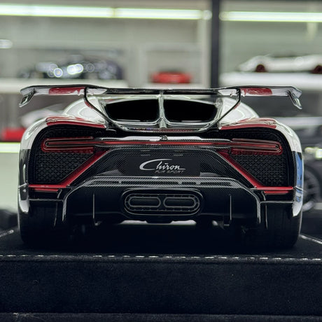 Henson & Heaven Bugatti 2020 Chiron Pur Sport White 1:18 – Collectible Resin Model Resin
