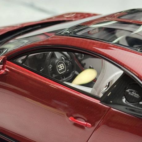 Henson & Heaven Bugatti 2022 Chiron Super Sport Red 1:18 – Keräilyhartsimalli