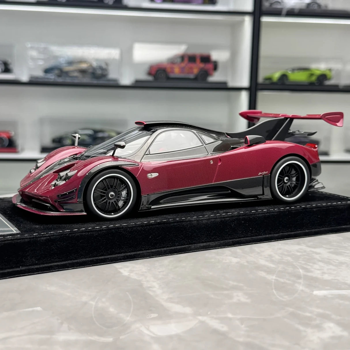 Henson & Heaven Pagani 2012 Zonda 760 RS Carbon Pink 1:18 – Resina de Modelo de Resina de Colección
