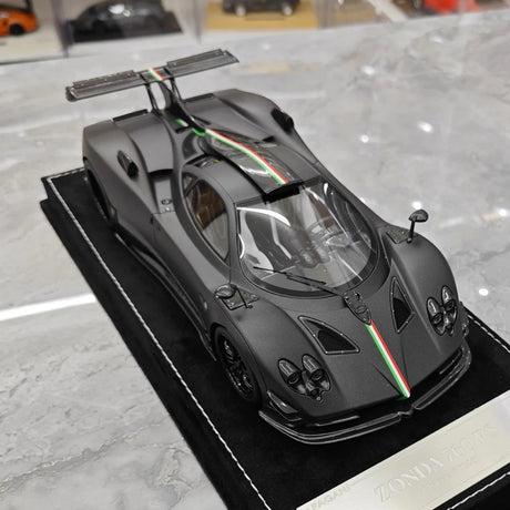 [Henson & Heaven] 1:18 Pagani 2016 Zonda 760 RS Black Model Car Resin