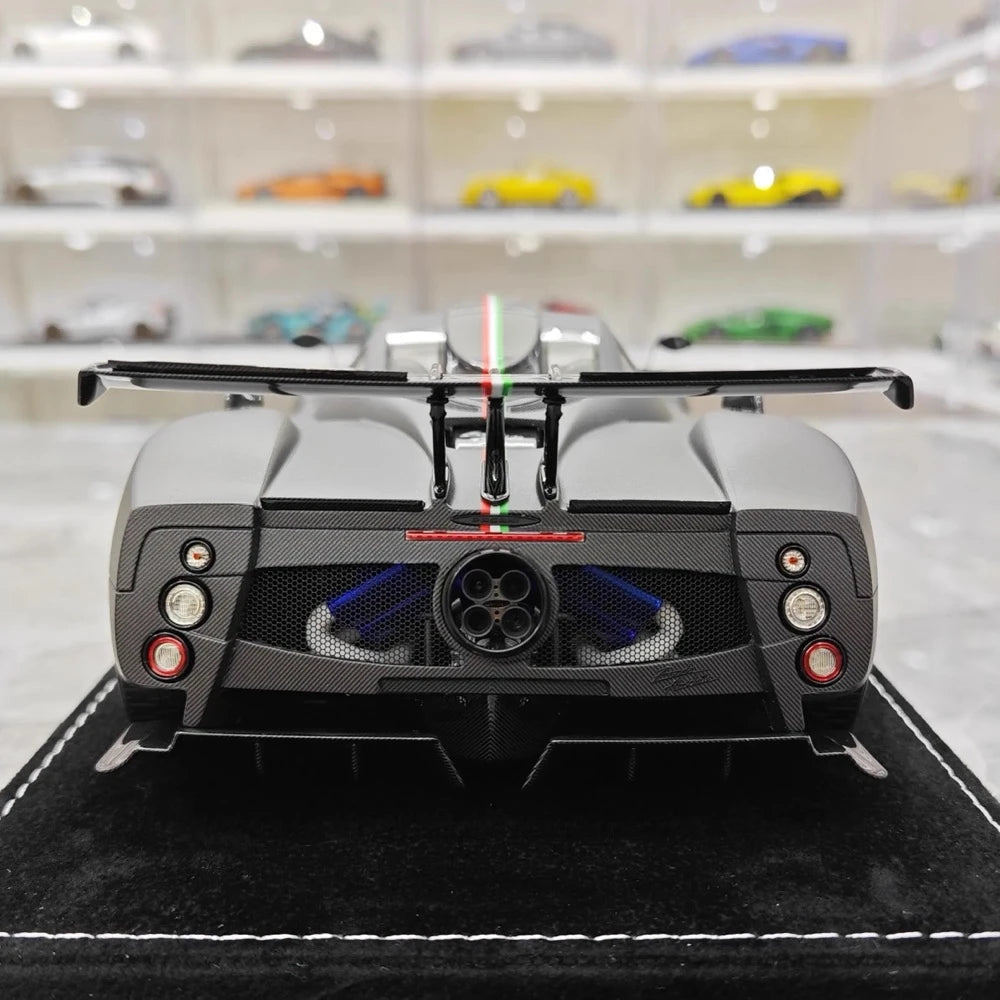 [Henson & Heaven] 1:18 Pagani 2016 Zonda 760 RS Black Model Car Resin
