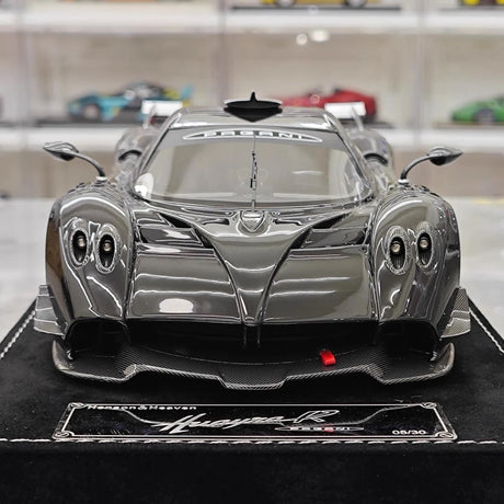 [Henson & Heaven] 1:18 Pagani 2021 Huayra R Black Model Car Resin