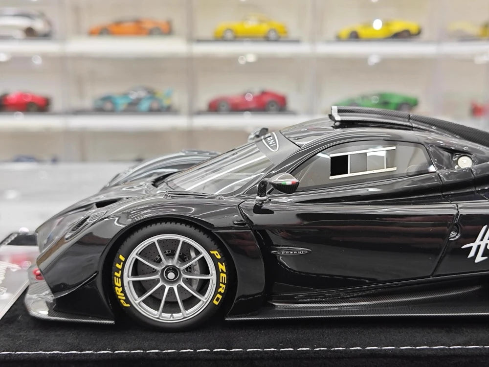 [Henson & Heaven] 1:18 Pagani 2021 Huayra R Black Model Car Resin