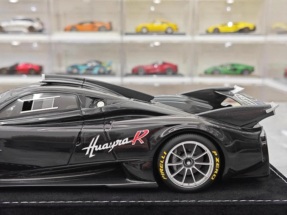 [Henson & Heaven] 1:18 Pagani 2021 Huayra R Black Model Car Resin