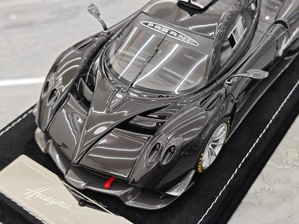 [Henson & Heaven] 1:18 Pagani 2021 Huayra R Black Model Car Resin