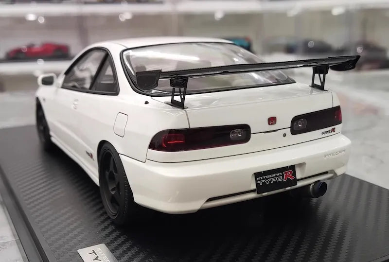 1:18 Honda 1995 Integra Type R DC2 White Die Cast Model Car