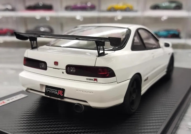 1:18 Honda 1995 Integra Type R DC2 White Die Cast Model Car
