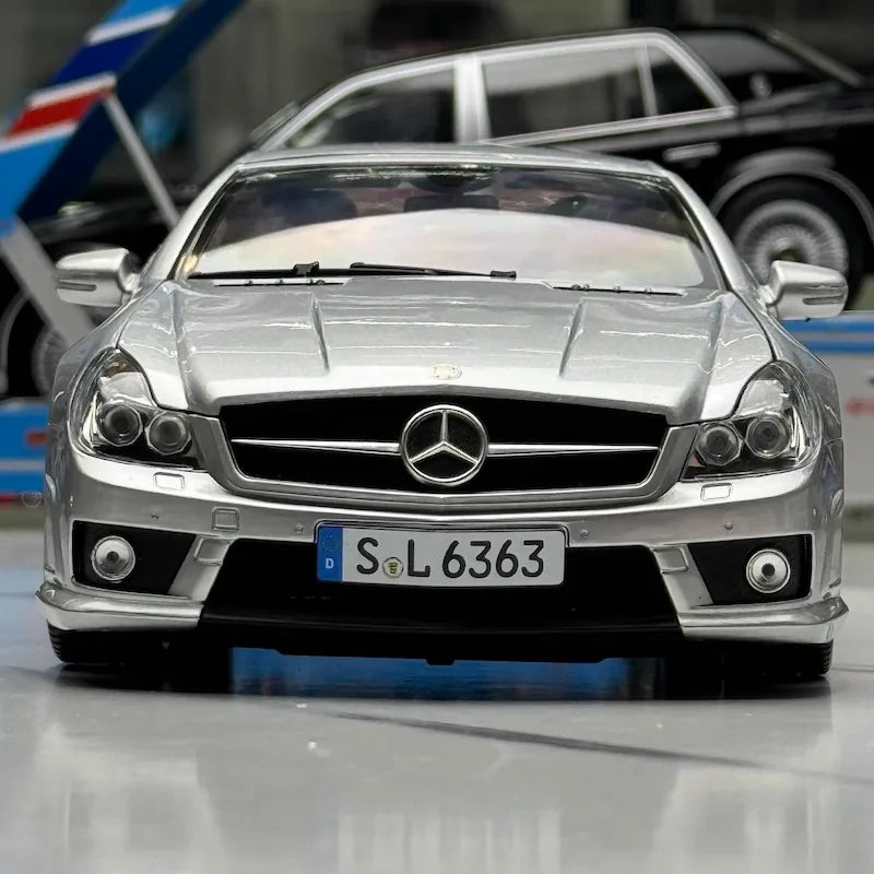 [Hot Works] 1:18 Mercedes-Benz 2008 SL63 AMG R230 Silver Model Car Die-Cast
