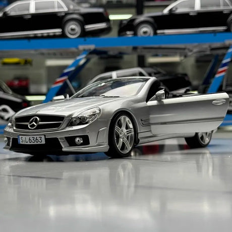[Hot Works] 1:18 Mercedes-Benz 2008 SL63 AMG R230 Silver Model Car Die-Cast