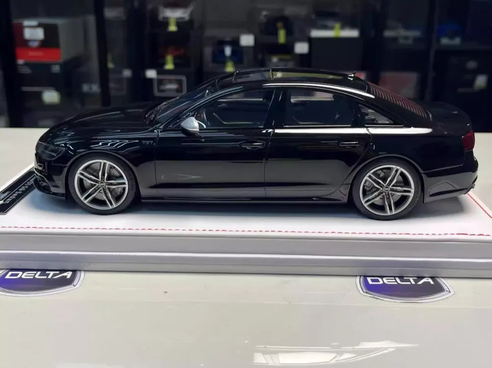 [IVY] 1:18 Audi 2012 S6 Sedan Black Model Car Resin
