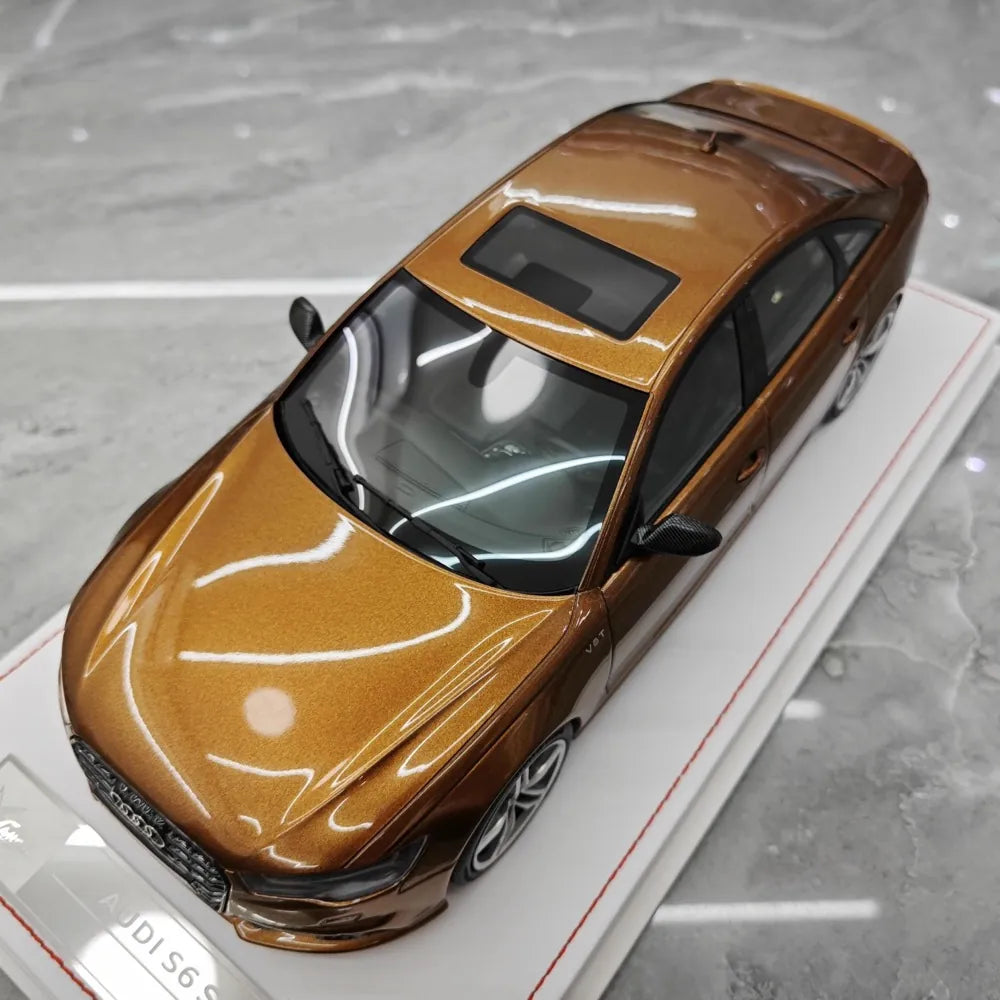 [IVY] 1:18 Audi 2012 S6 Sedan guld modellbil harts
