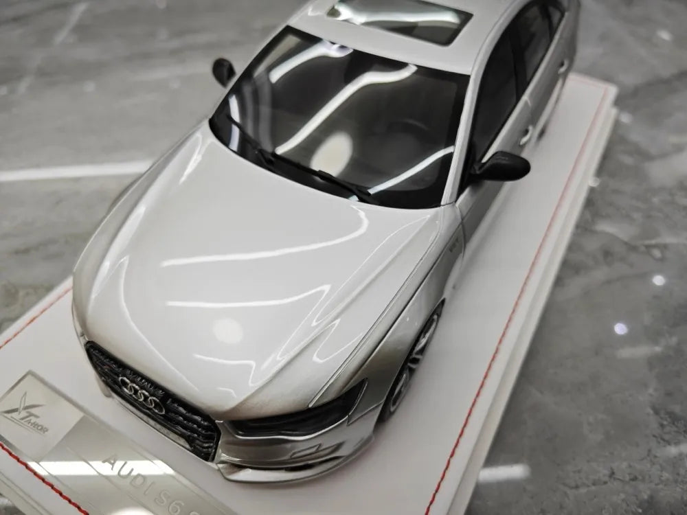 [IVY] 1:18 Audi 2012 S6 Sedan Silver Model Car Resin