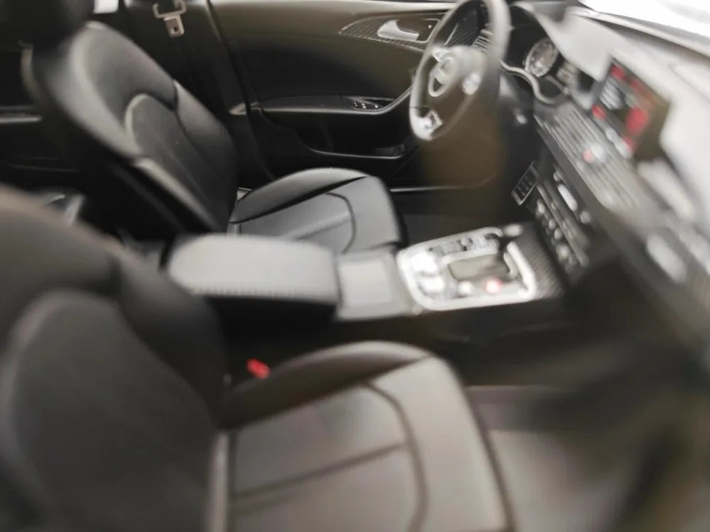 [IVY] 1:18 Audi 2012 S6 Sedan Silver Model Car Resin