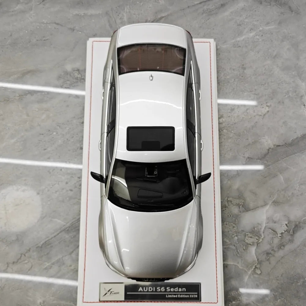 [IVY] 1:18 Audi 2012 S6 Sedan Silver Model Car Resin