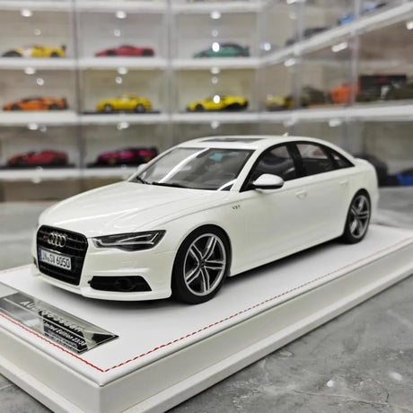 [IVY] 1:18 Audi 2012 S6 Sedan White Model Car Resin
