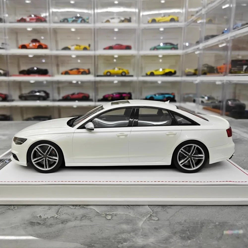[IVY] 1:18 Audi 2012 S6 Sedan White Model Car Resin