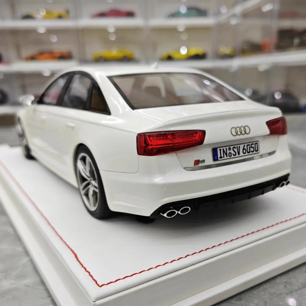 [IVY] 1:18 Audi 2012 S6 Sedan White Model Car Resin