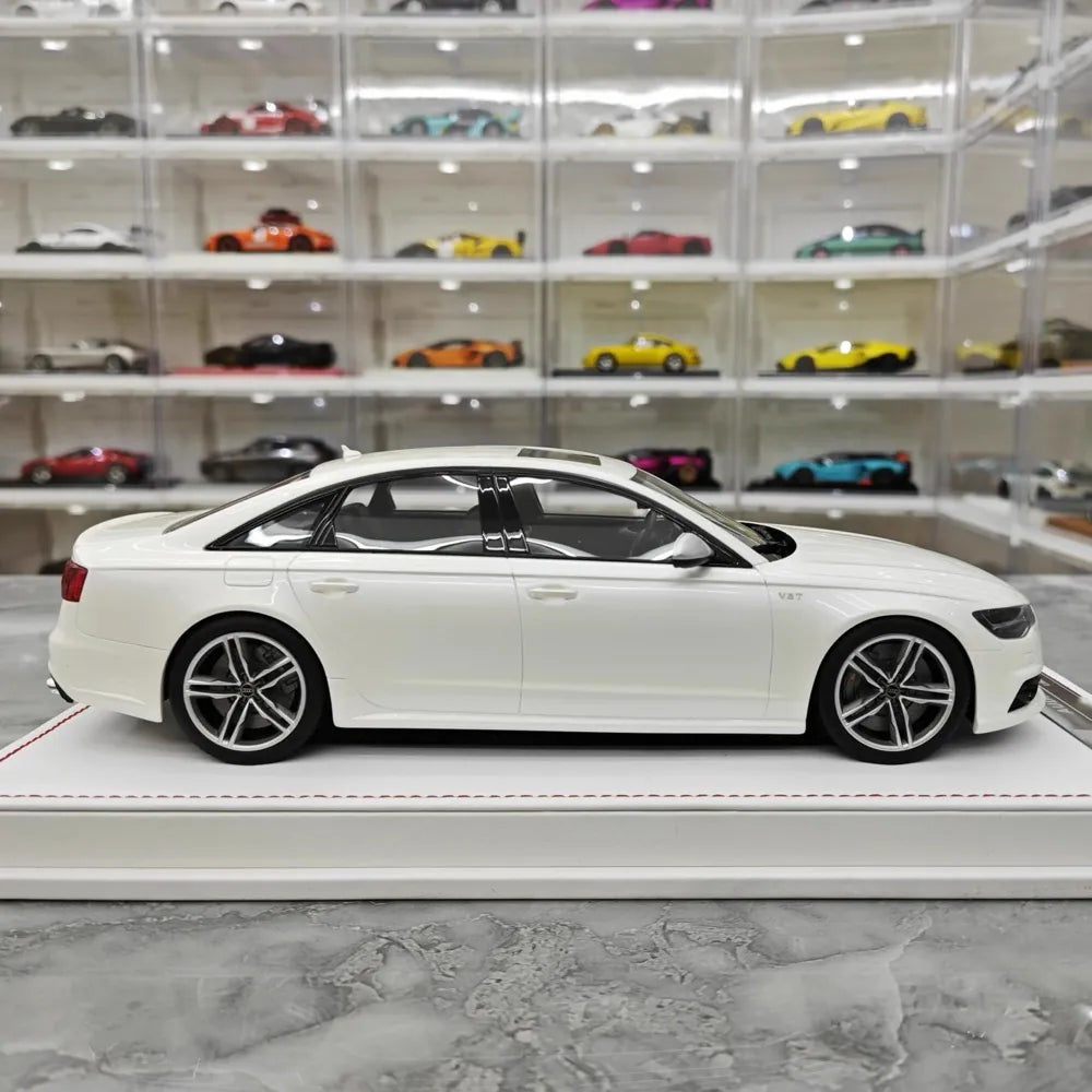 [IVY] 1:18 Audi 2012 S6 Sedan White Model Car Resin