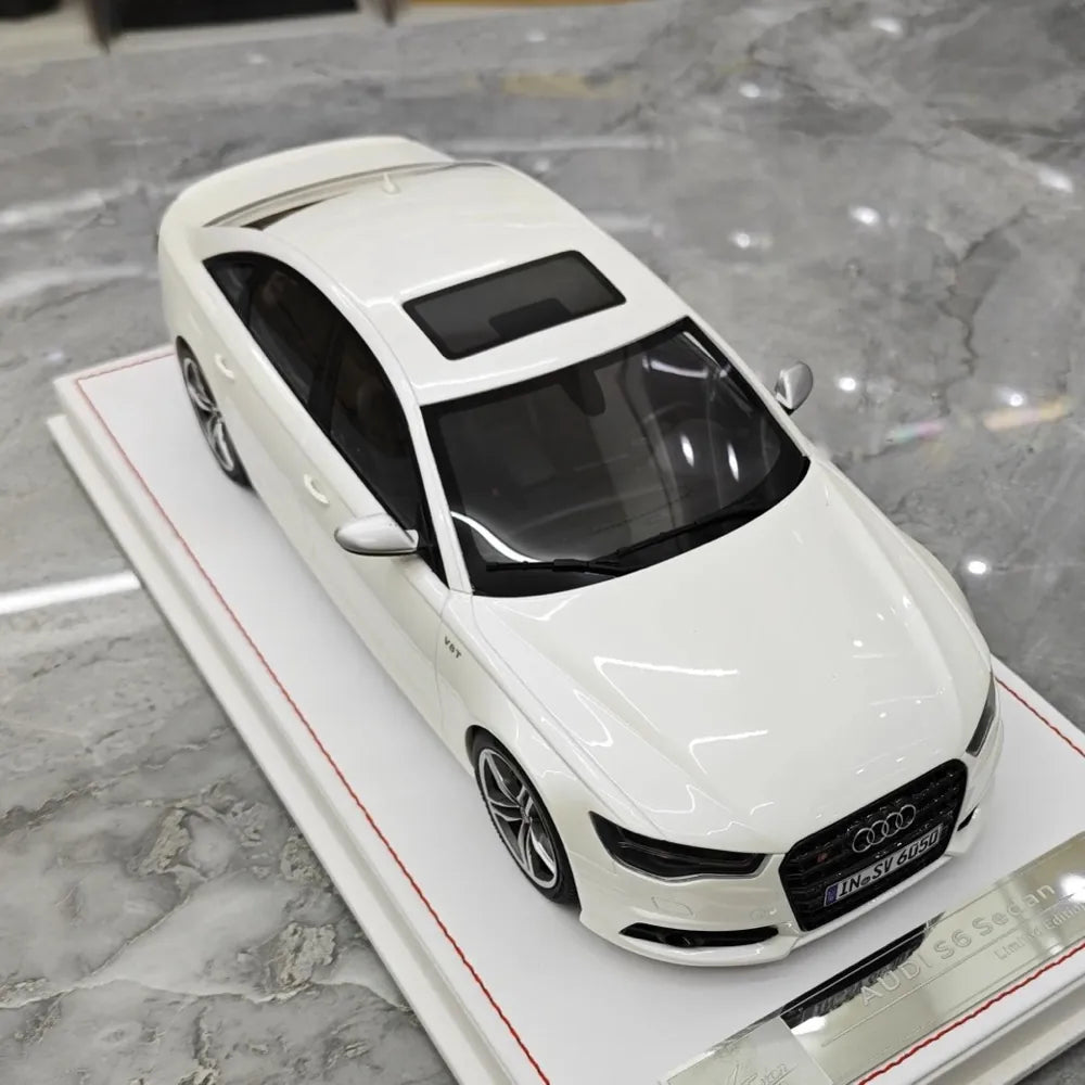 [IVY] 1:18 Audi 2012 S6 Sedan White Model Car Resin