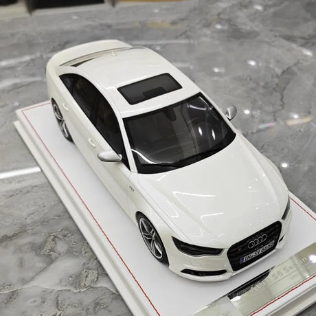 [IVY] 1:18 Audi 2012 S6 Sedan White Model Car Resin