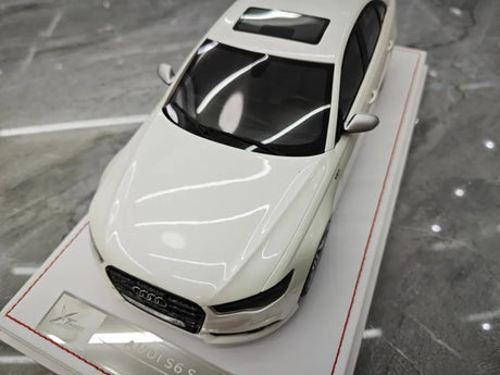 [IVY] 1:18 Audi 2012 S6 Sedan White Model Car Resin