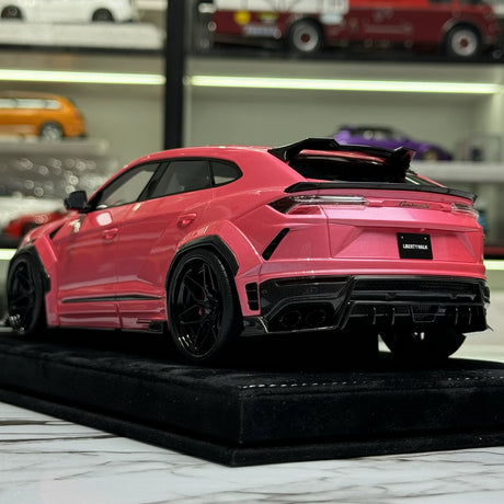 IVY Lamborghini 2018 Urus LB-Works Pink 1:18 – Sammelobjekt-Resin-Modellharz